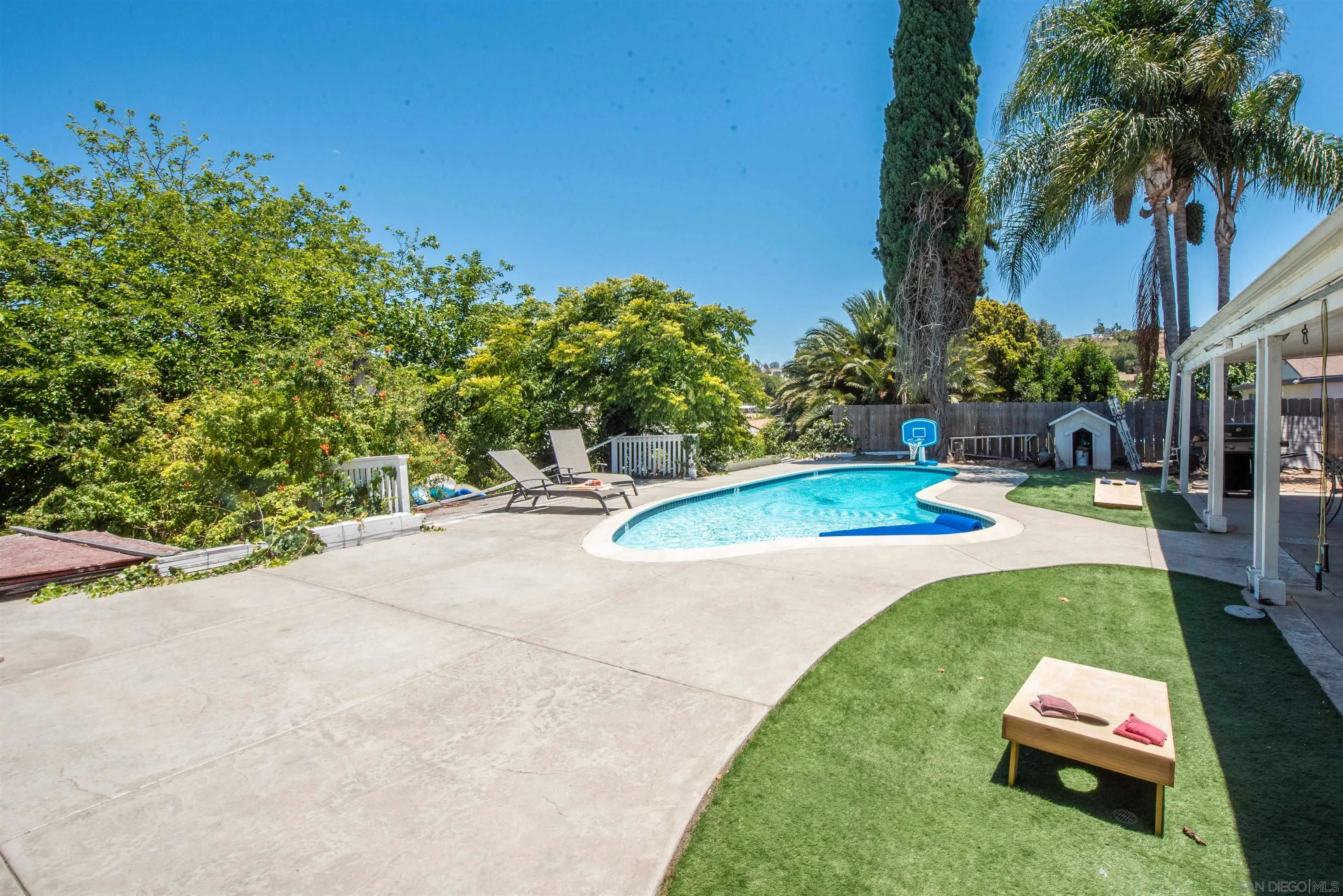 523 Worthington Street Spring Valley, CA 91977 - Photo 5 of 27