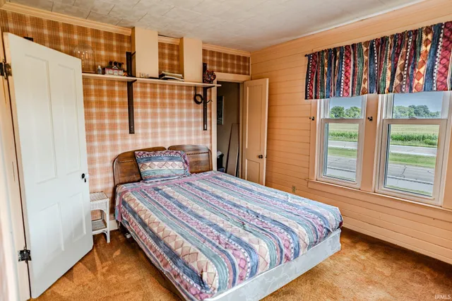 $375,000 | 4800 Highway 41, Boswell, IN 47921