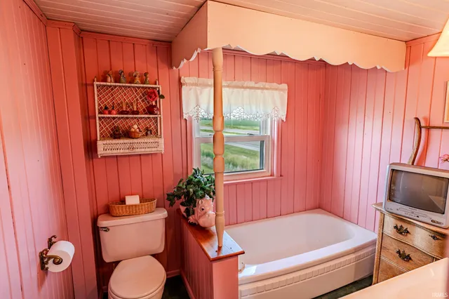 $375,000 | 4800 Highway 41, Boswell, IN 47921