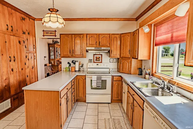 $375,000 | 4800 Highway 41, Boswell, IN 47921