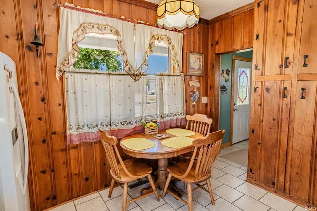 $375,000 | 4800 Highway 41, Boswell, IN 47921