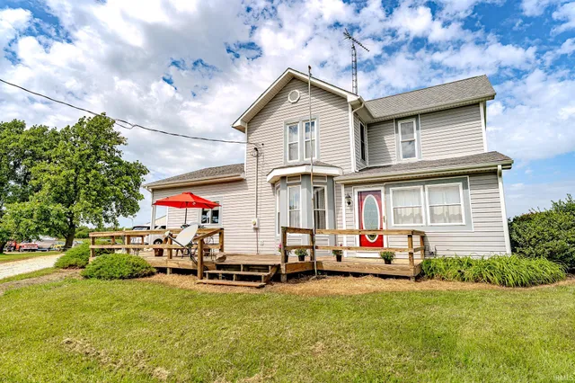 $375,000 | 4800 Highway 41, Boswell, IN 47921