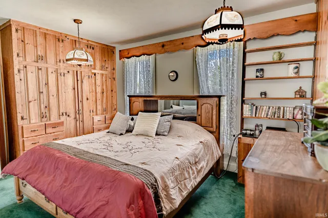 $375,000 | 4800 Highway 41, Boswell, IN 47921