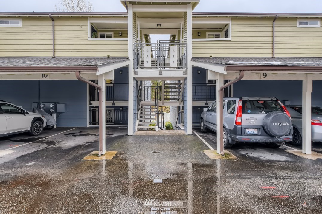 7577 Old Redmond Road, Unit 7 Redmond, WA 98052 - Photo 1 of 21 a view of parking area