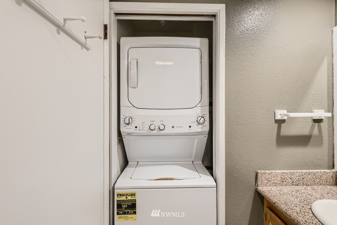 7577 Old Redmond Road, Unit 7 Redmond, WA 98052 - Photo 13 of 21 a utility room with dryer and washer