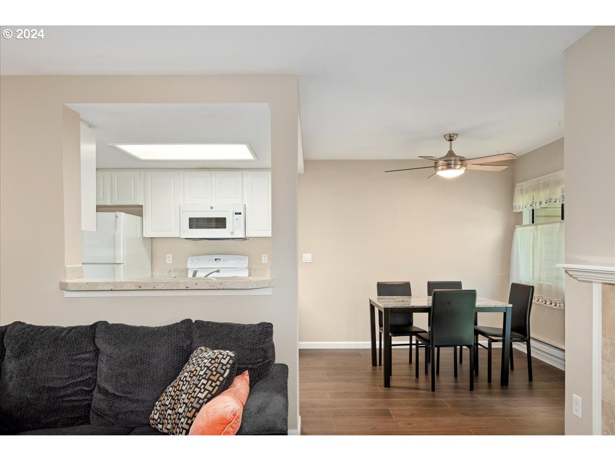 9896 Southeast Talbert Street Clackamas, OR 97015 - Photo 11 of 38