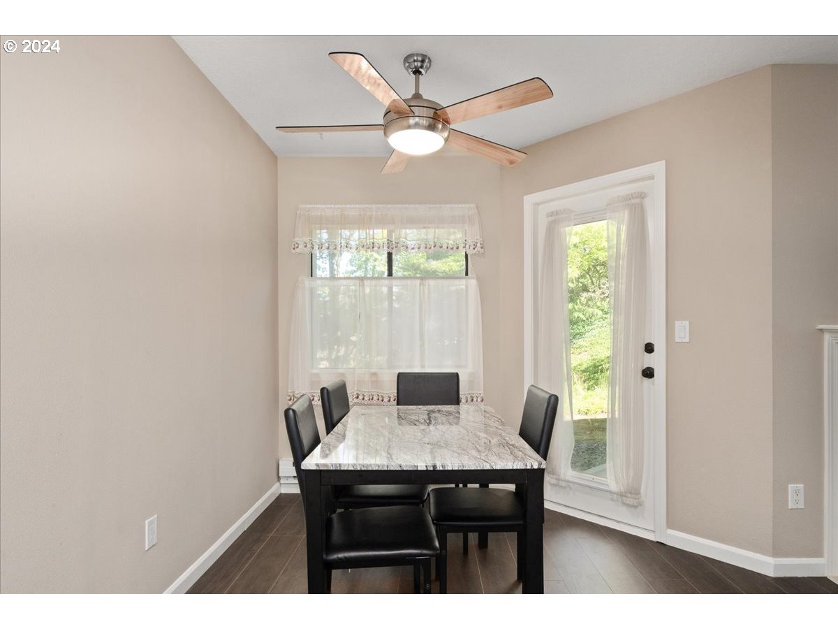 9896 Southeast Talbert Street Clackamas, OR 97015 - Photo 12 of 38