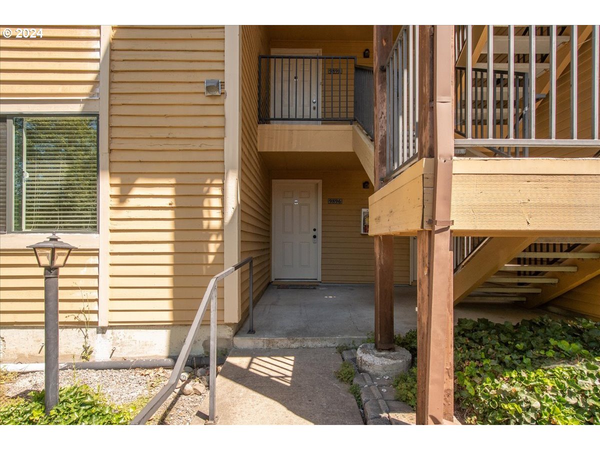 9896 Southeast Talbert Street Clackamas, OR 97015 - Photo 2 of 38