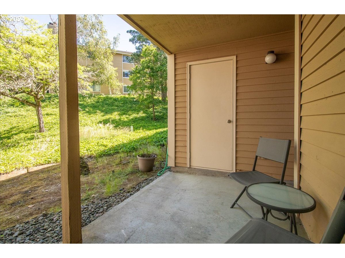 9896 Southeast Talbert Street Clackamas, OR 97015 - Photo 24 of 38