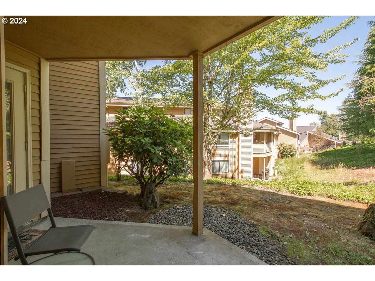 9896 Southeast Talbert Street Clackamas, OR 97015 - Photo 25 of 38