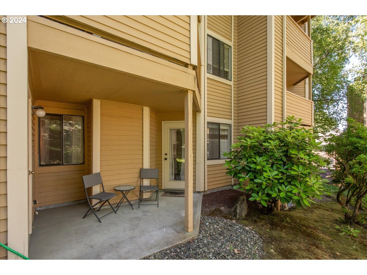 9896 Southeast Talbert Street Clackamas, OR 97015 - Photo 26 of 38