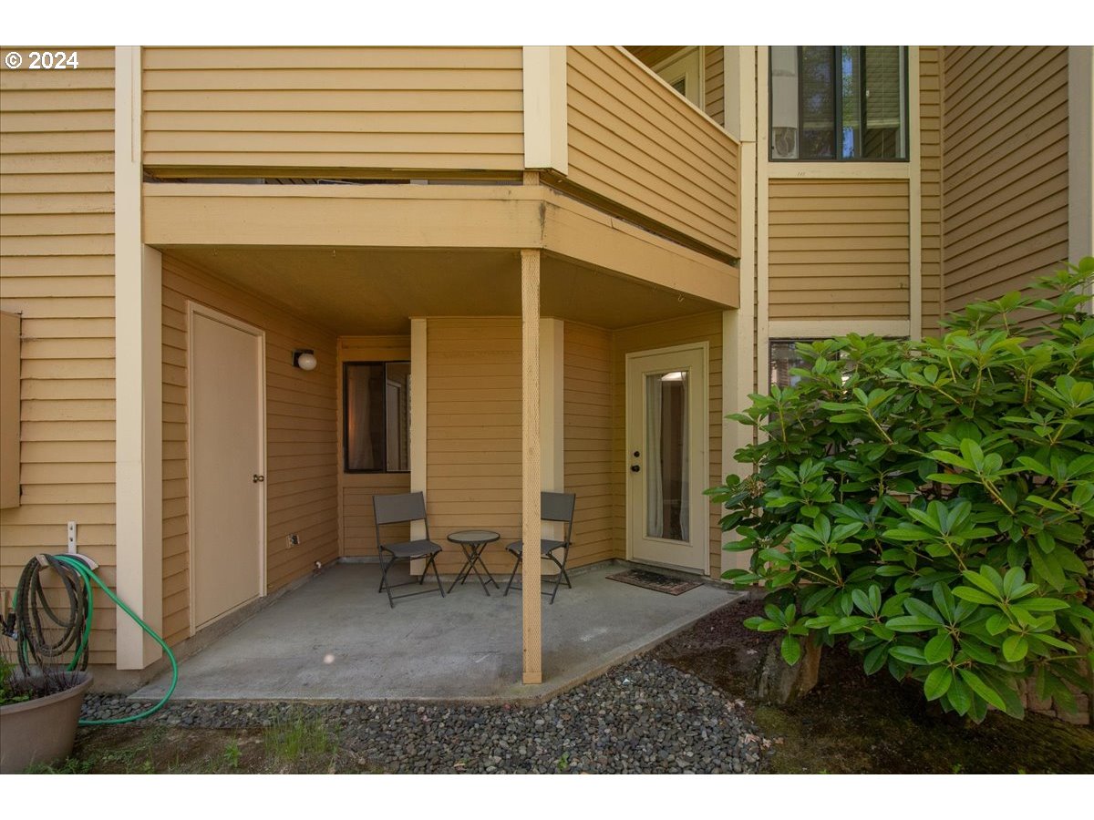 9896 Southeast Talbert Street Clackamas, OR 97015 - Photo 27 of 38