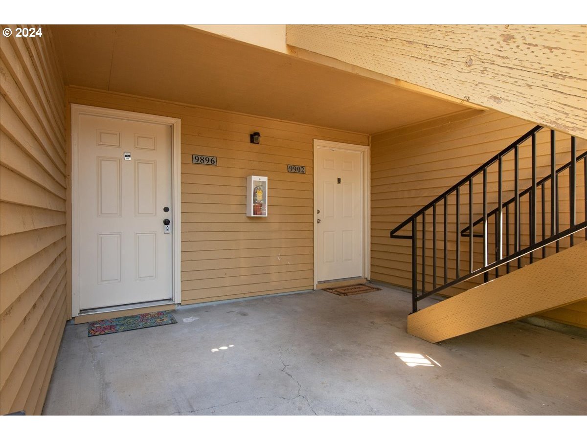 9896 Southeast Talbert Street Clackamas, OR 97015 - Photo 28 of 38