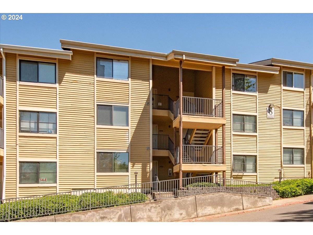 9896 Southeast Talbert Street Clackamas, OR 97015 - Photo 29 of 38