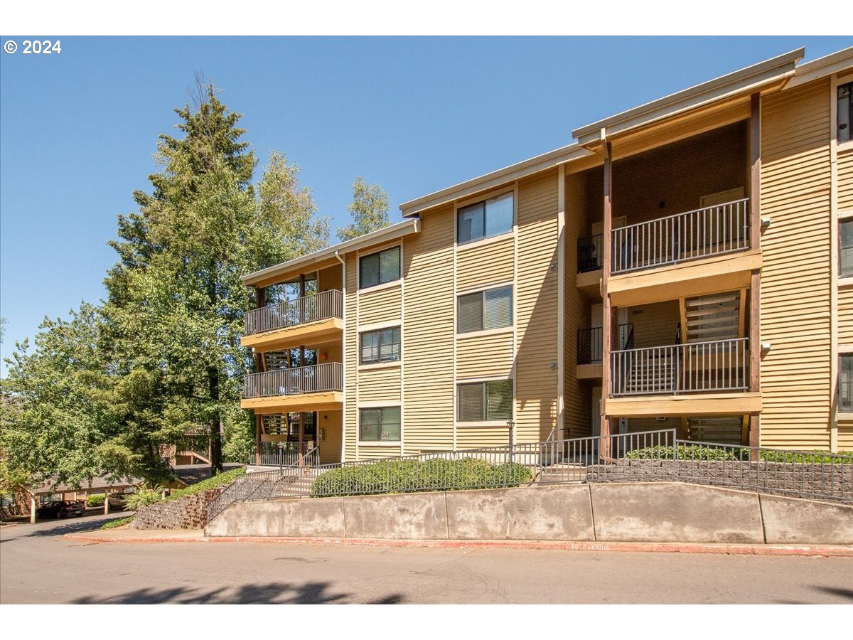 9896 Southeast Talbert Street Clackamas, OR 97015 - Photo 30 of 38