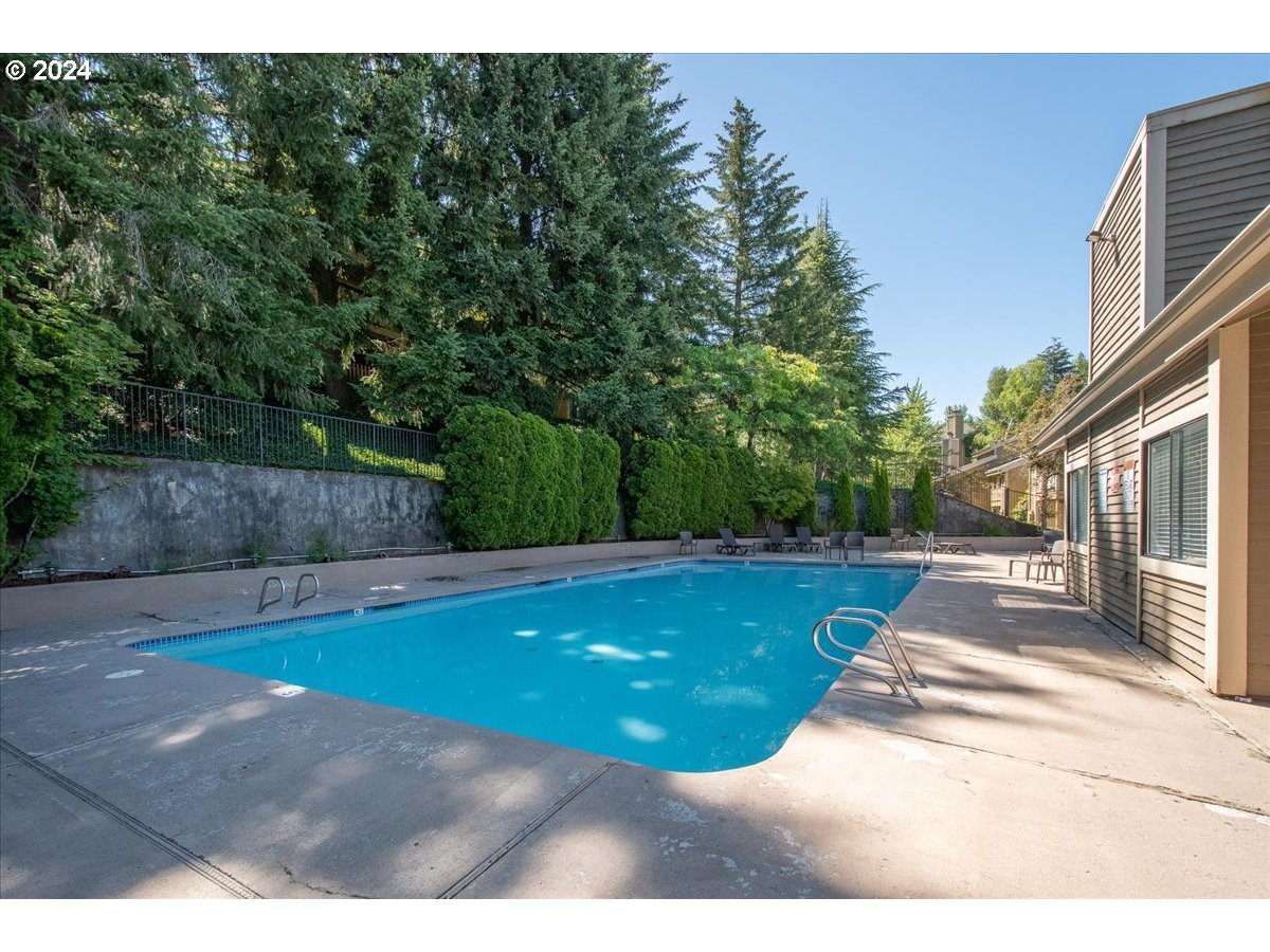 9896 Southeast Talbert Street Clackamas, OR 97015 - Photo 32 of 38