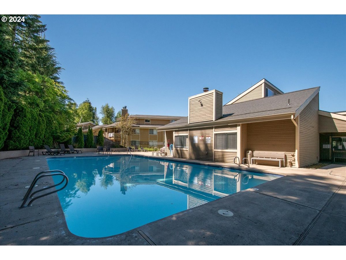 9896 Southeast Talbert Street Clackamas, OR 97015 - Photo 33 of 38