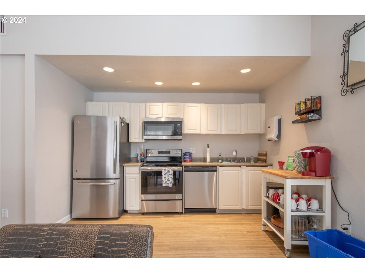 9896 Southeast Talbert Street Clackamas, OR 97015 - Photo 38 of 38