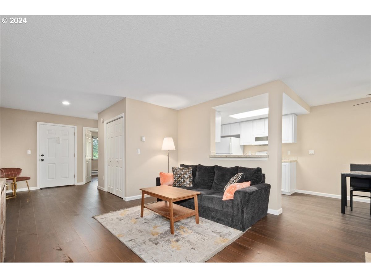 9896 Southeast Talbert Street Clackamas, OR 97015 - Photo 7 of 38