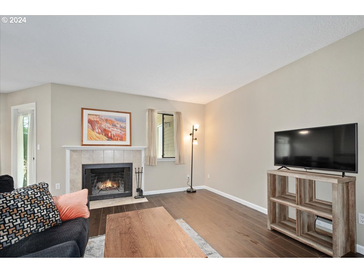 9896 Southeast Talbert Street Clackamas, OR 97015 - Photo 8 of 38