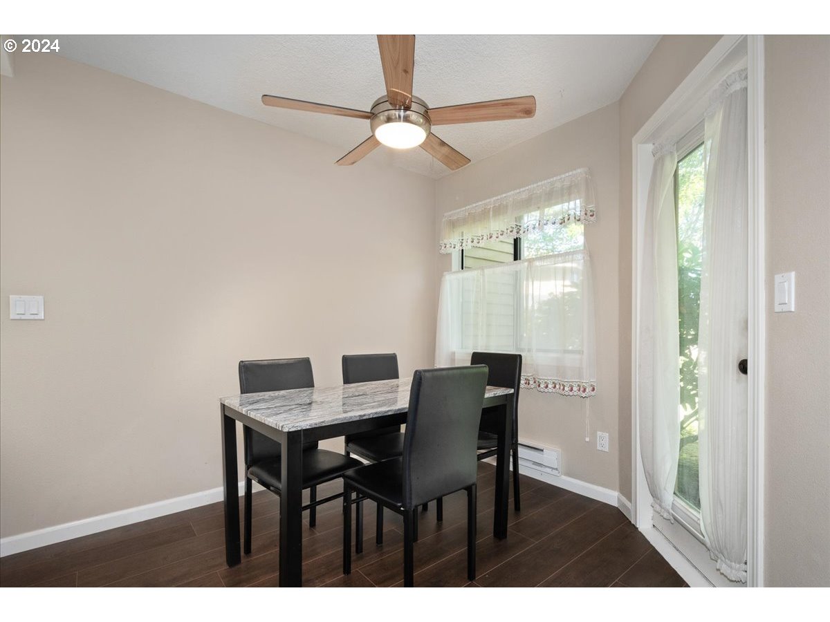 9896 Southeast Talbert Street Clackamas, OR 97015 - Photo 9 of 38