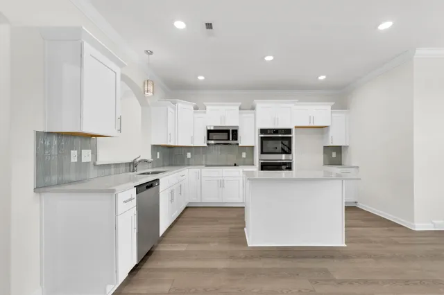 $444,900 | 365 Kingland Lane, Clarksville, TN 37043