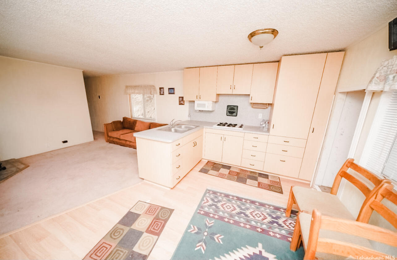 23257 Trinity Trail Tehachapi, CA 93561 - Photo 13 of 24 9A75D016-BCCF-48FE-A673-E6426F68B60F