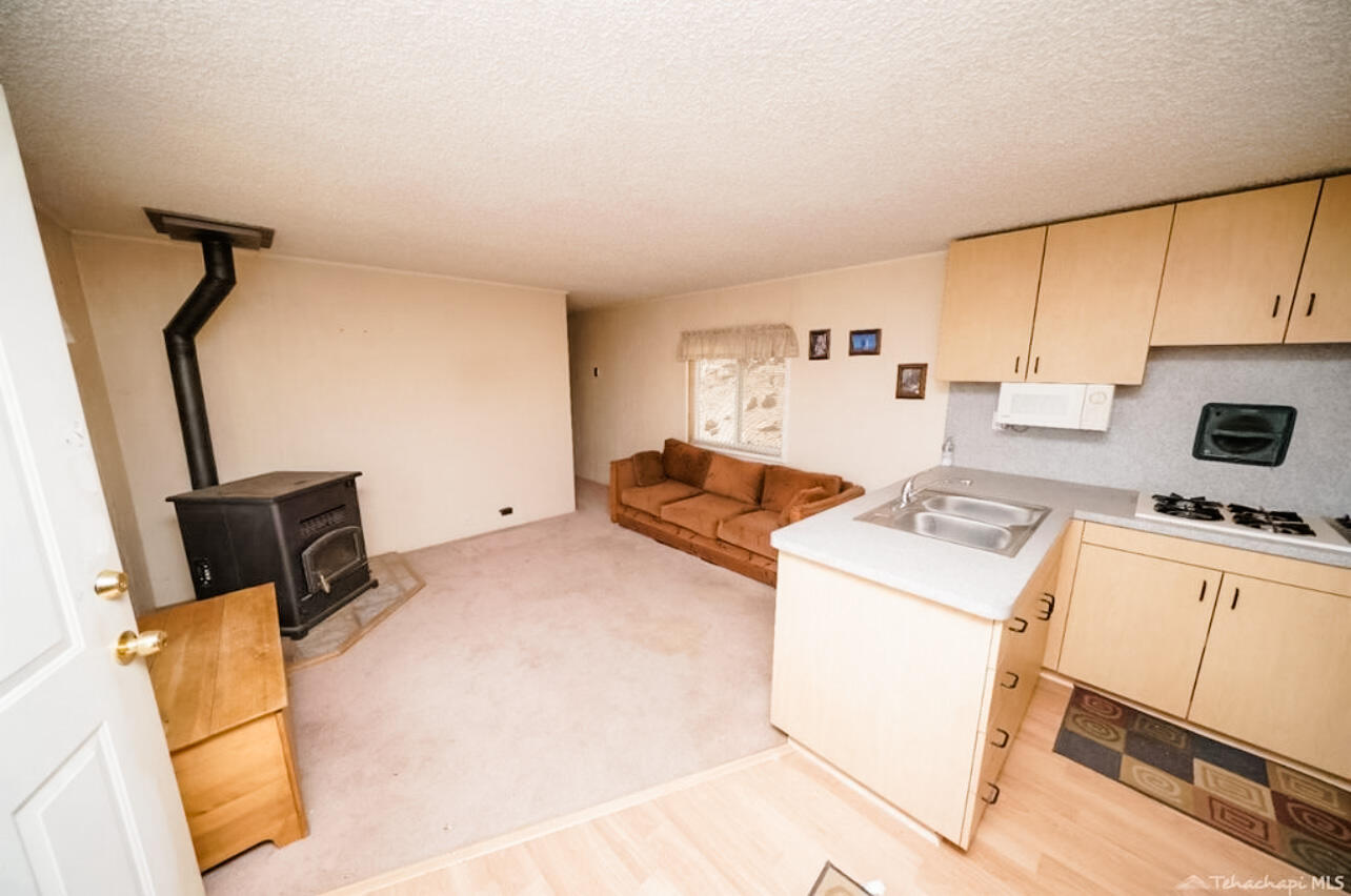 23257 Trinity Trail Tehachapi, CA 93561 - Photo 14 of 24 528B1431-6D28-4D91-8FA0-437E1B2394F3