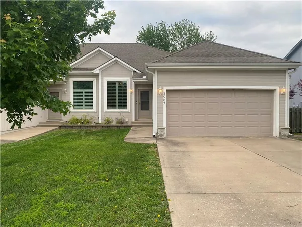 $287,000 | 3907 Southwest Charthwell Court, Lee's Summit, MO 64082