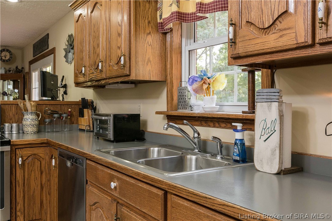 2356 Kane Road Southeast Corydon, IN 47112 - Photo 5 of 31