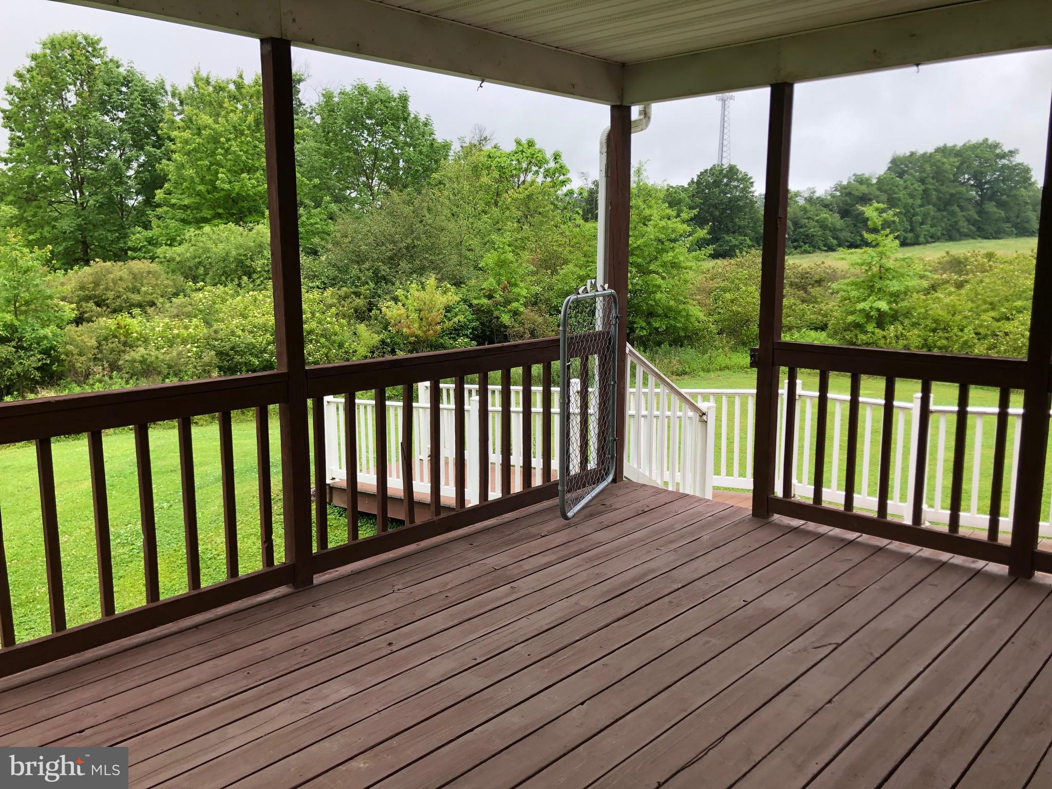 2189 Grant Road Quakertown, PA 18951 - Photo 18 of 26 Deck