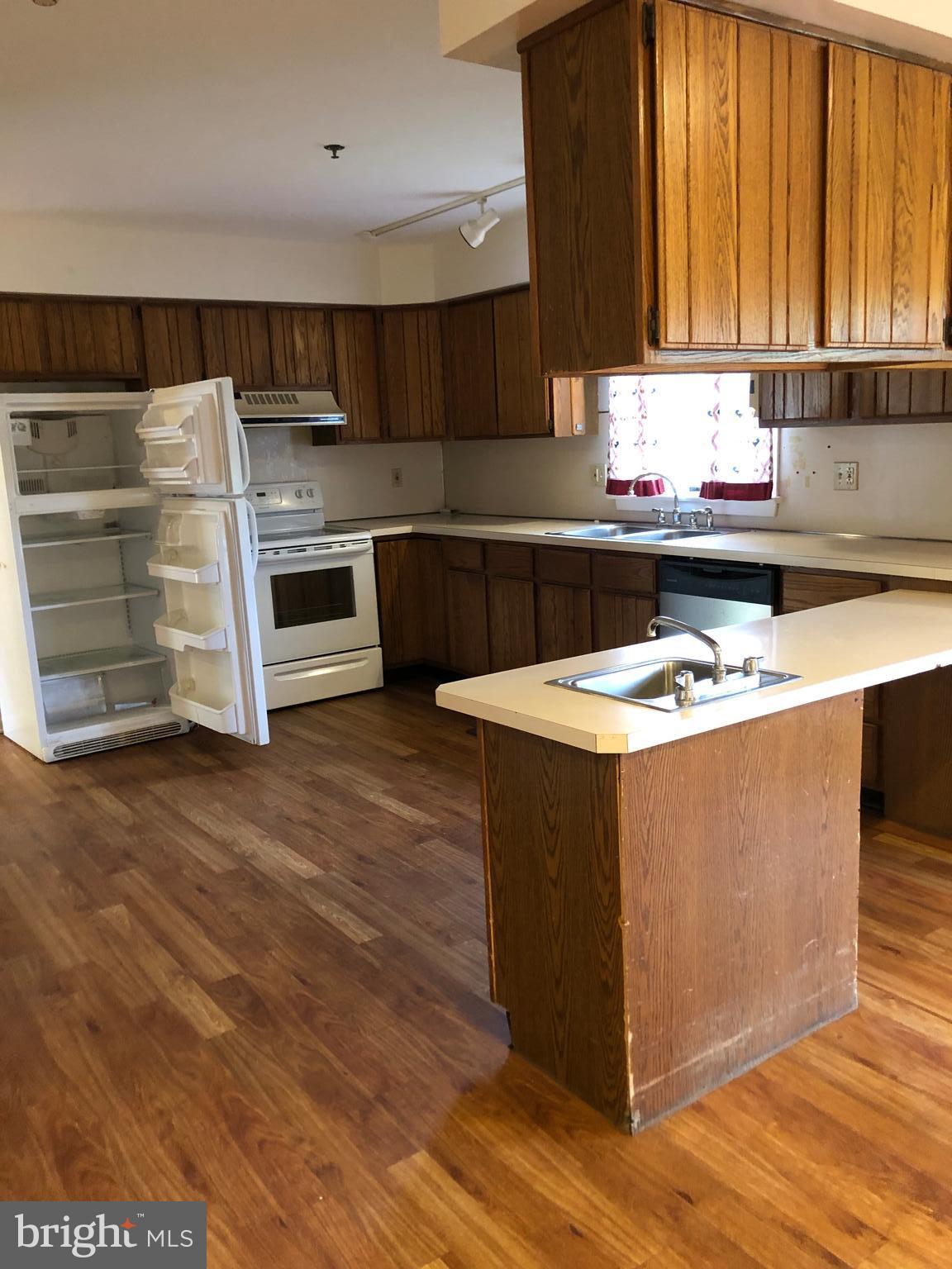 2189 Grant Road Quakertown, PA 18951 - Photo 5 of 26 Kitchen