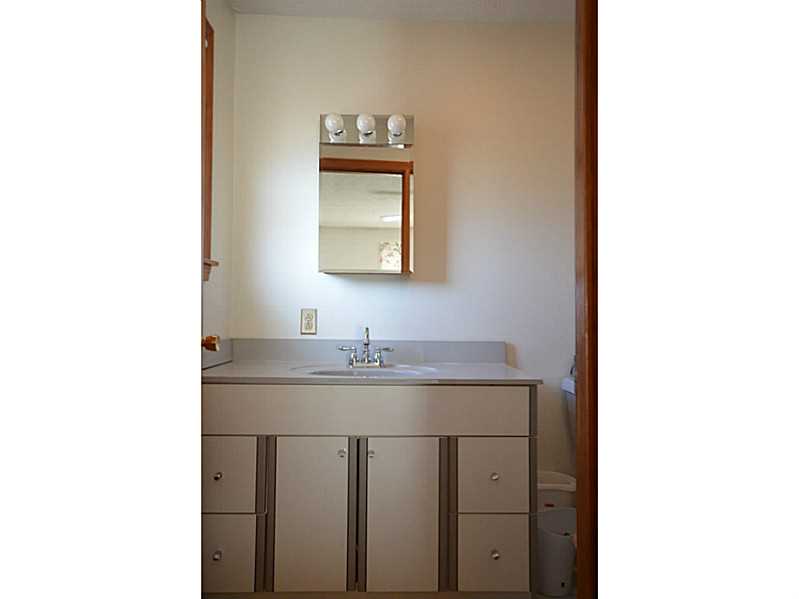 39 Brayton Road Tiverton, RI 02878 - Photo 16 of 24 Bathroom. vanity in full bath