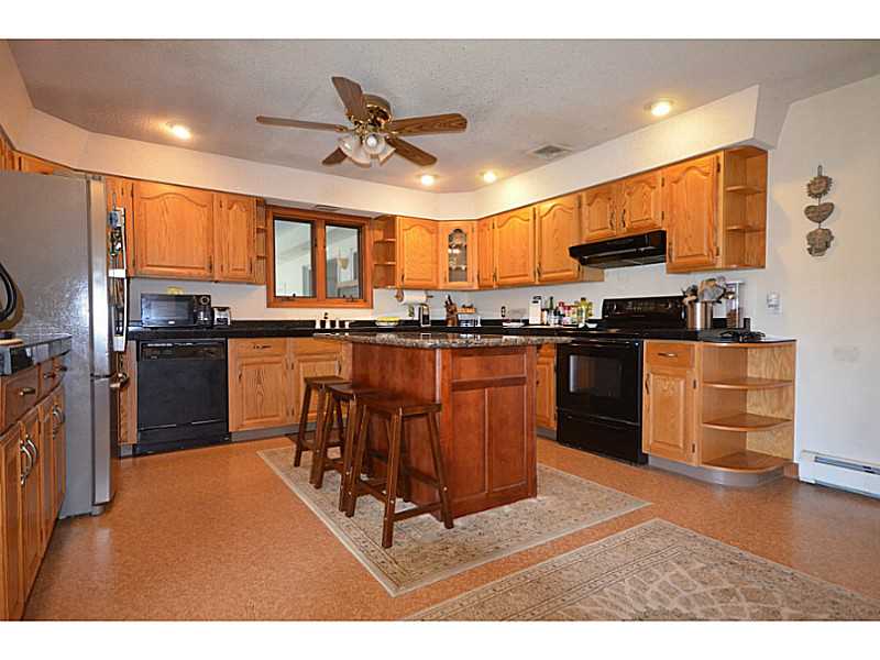 39 Brayton Road Tiverton, RI 02878 - Photo 4 of 24 Kitchen. Fully applianced. Extra strong vent system