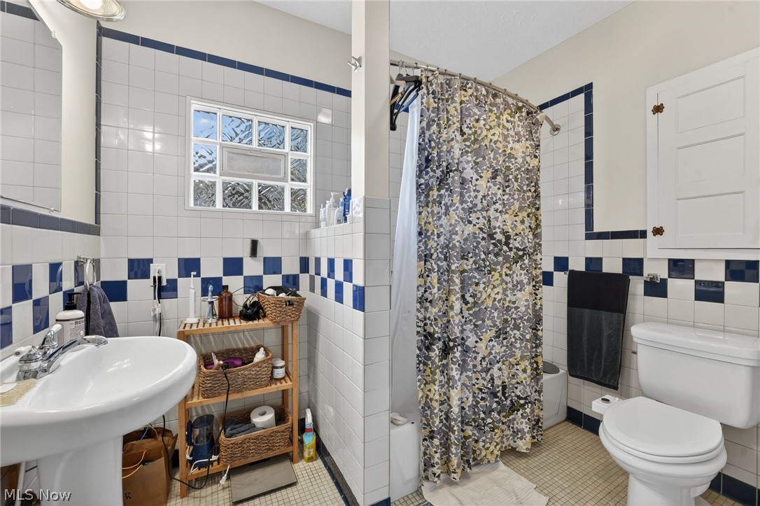 3221 Bradford Road Cleveland Heights, OH 44118 - Photo 13 of 37