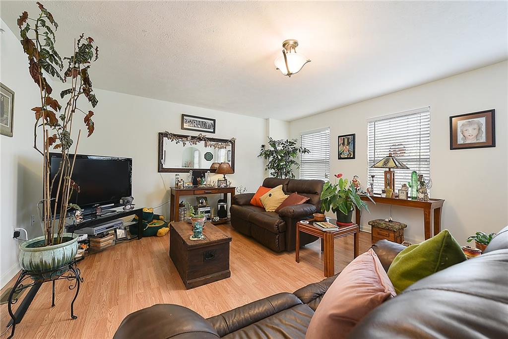 136 Lockheed Drive Coraopolis, PA 15108 - Photo 11 of 22