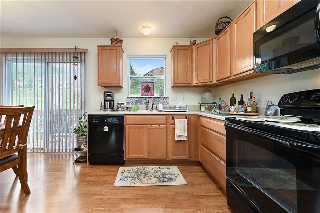 136 Lockheed Drive Coraopolis, PA 15108 - Photo 6 of 22
