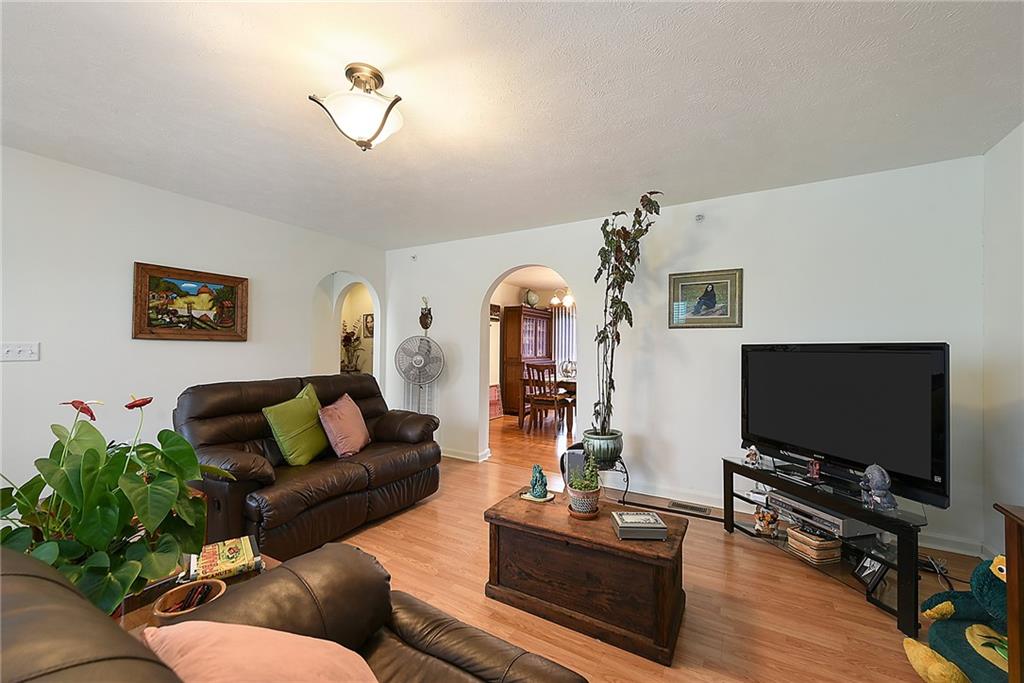 136 Lockheed Drive Coraopolis, PA 15108 - Photo 10 of 22