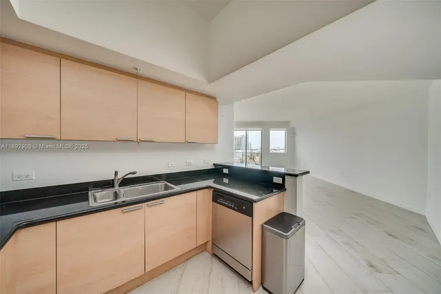 $2,650 | 140 South Dixie Highway, Unit 1011, Hollywood, FL 33020