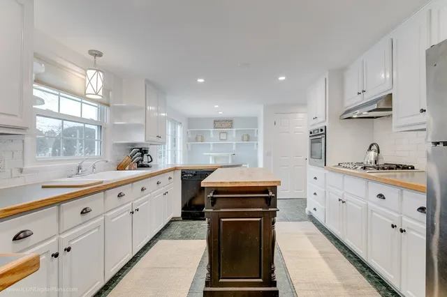 $4,200 | 569 Turner Road, Middletown, RI 02842