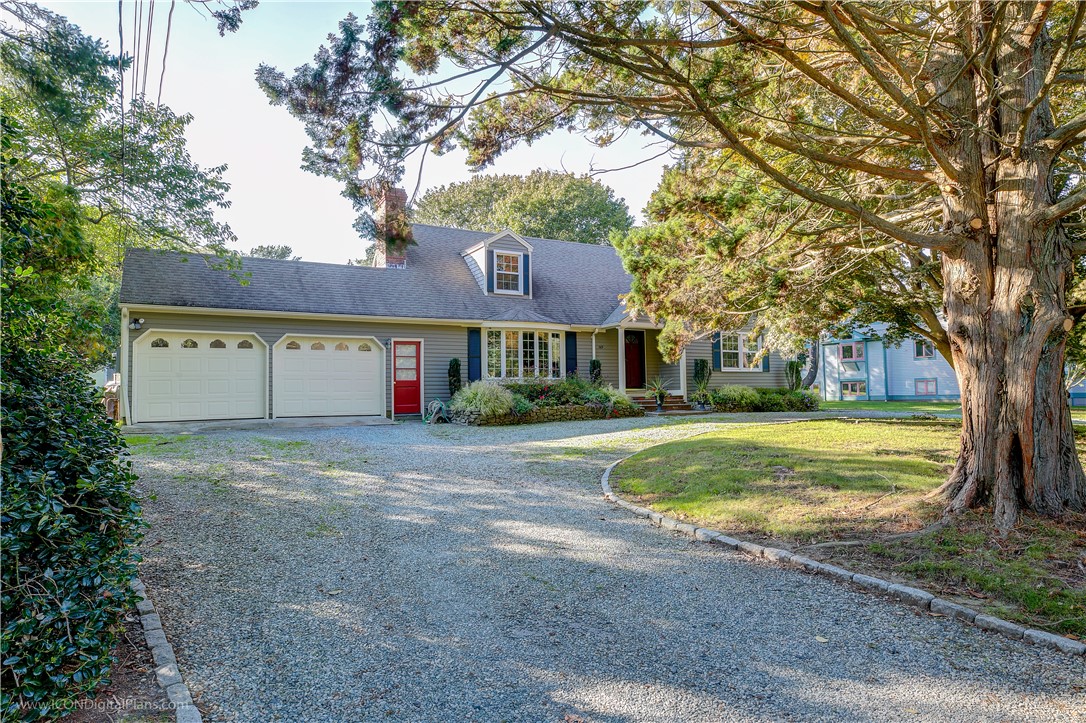 569 Turner Road Middletown, RI 02842 - Photo 2 of 50