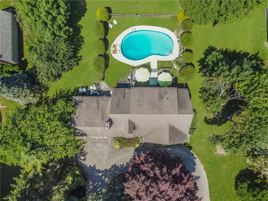 569 Turner Road Middletown, RI 02842 - Photo 3 of 50