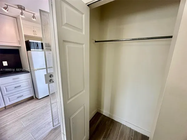 $950 | 1360 Northwest 132nd Street, Unit EFFICIENCY, Miami, FL 33167