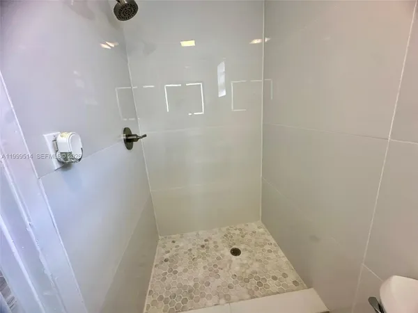 $950 | 1360 Northwest 132nd Street, Unit EFFICIENCY, Miami, FL 33167