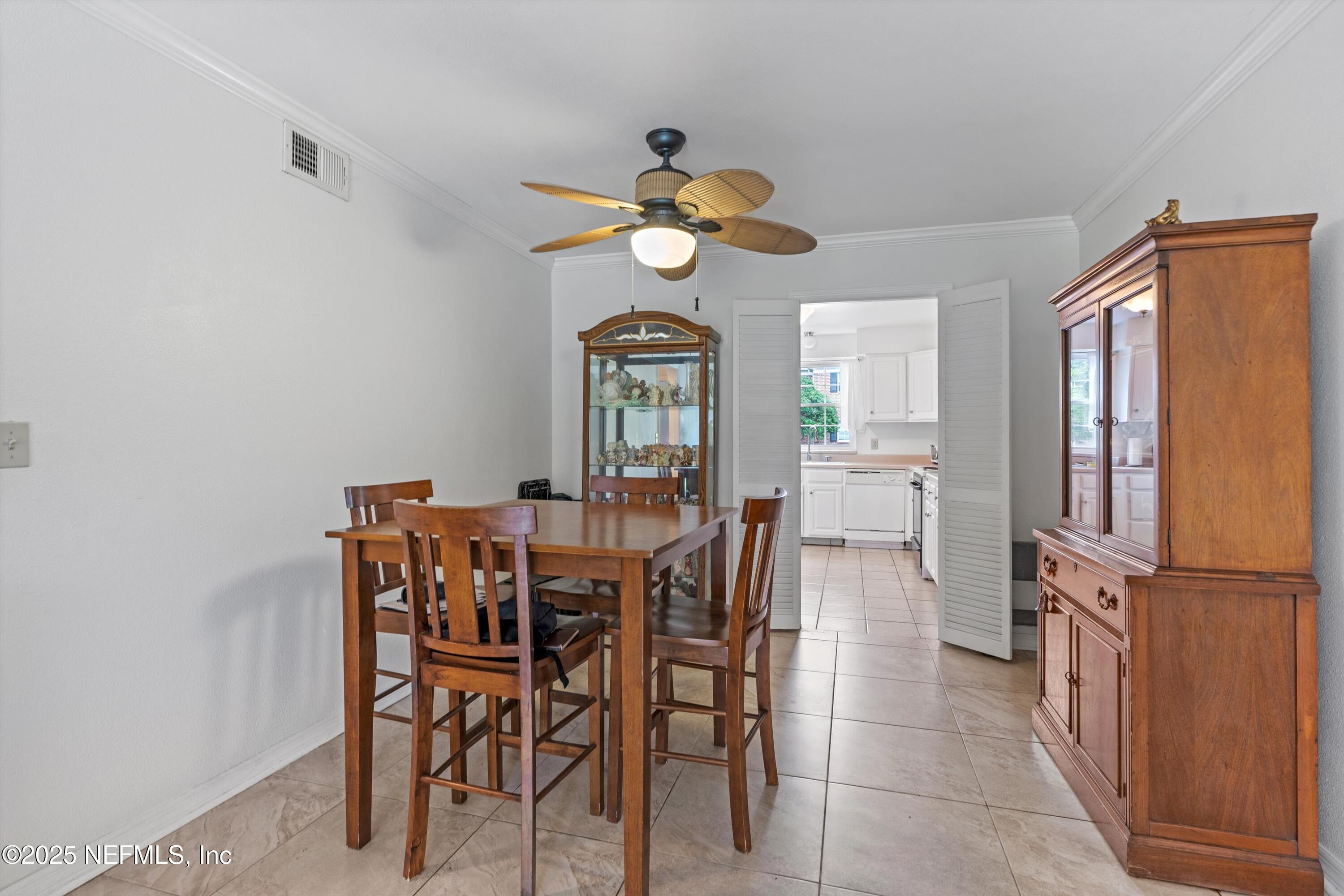 4915 Baymeadows Road, Unit 8B Jacksonville, FL 32217 - Photo 7 of 25 07-Dining Area
