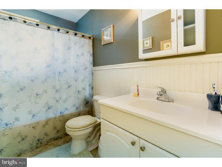 231 Forked Neck Road Shamong, NJ 08088 - Photo 15 of 21 Bathroom