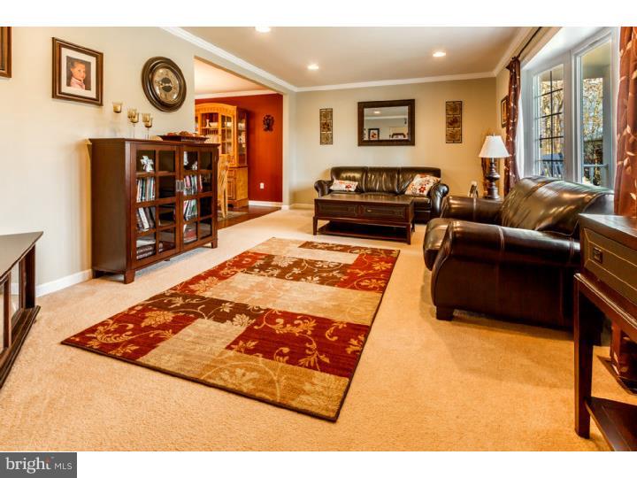 231 Forked Neck Road Shamong, NJ 08088 - Photo 3 of 21 Living Room