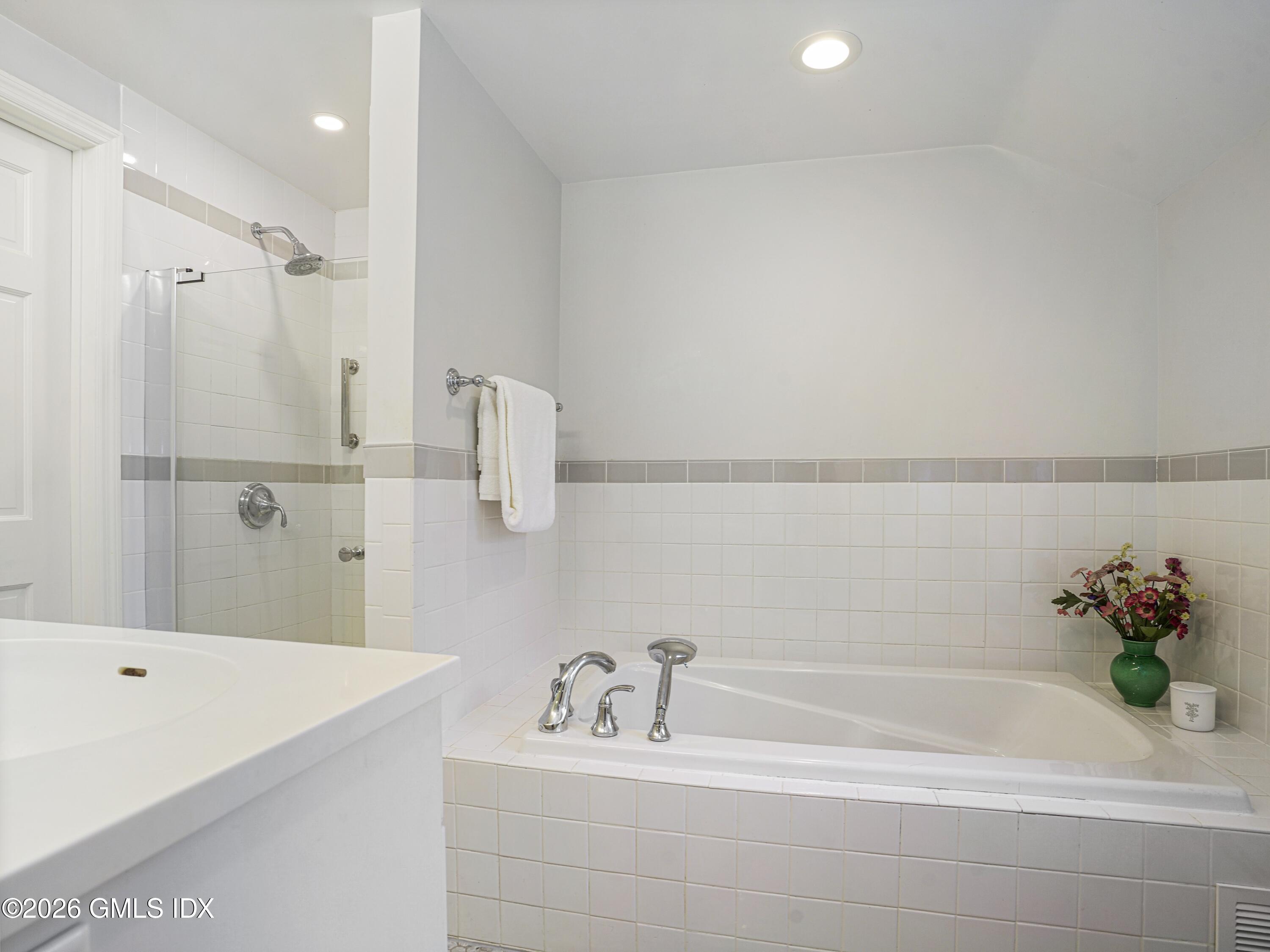 32 Winthrop Drive Riverside, CT 06878 - Photo 20 of 31 17