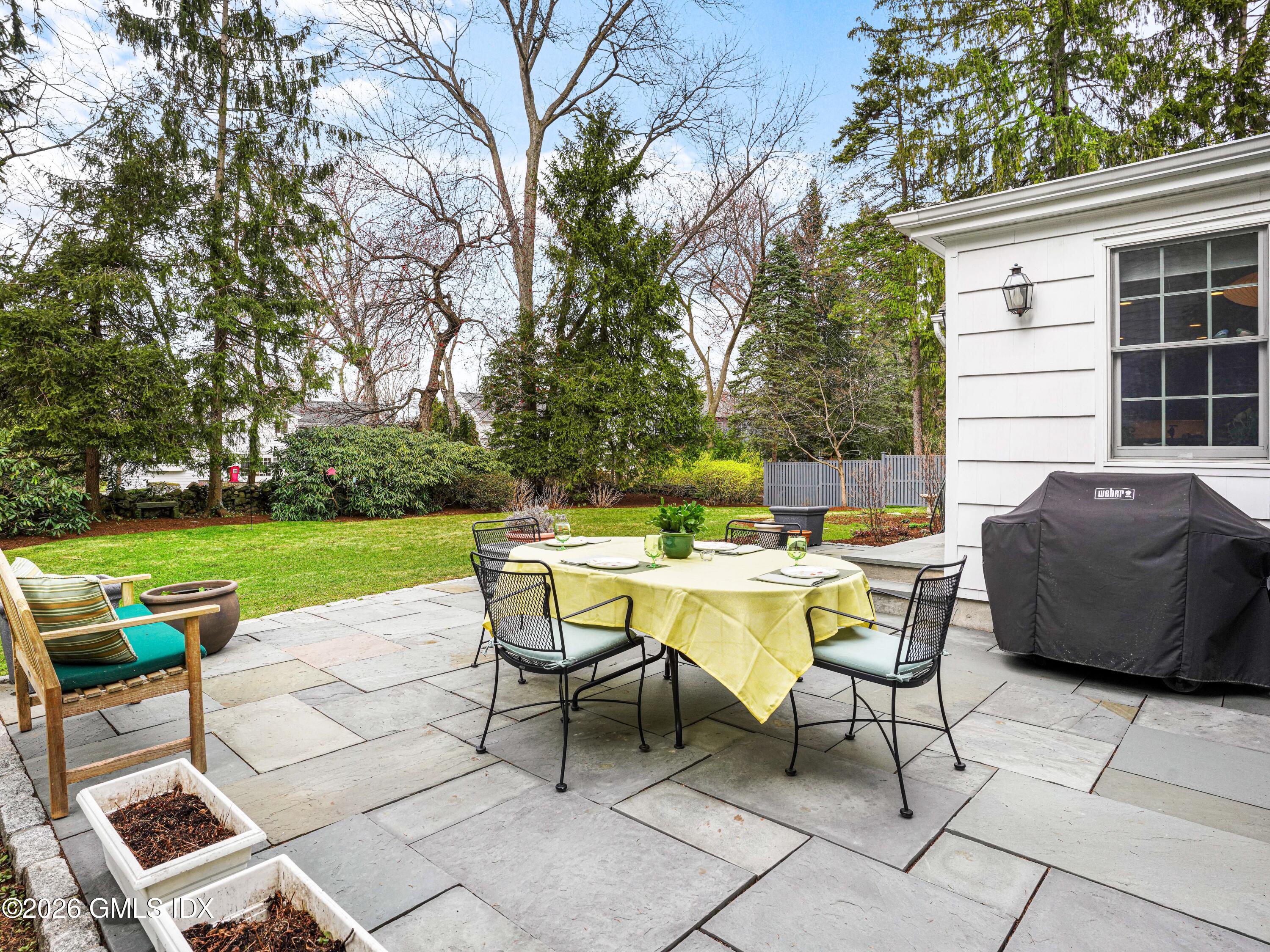 32 Winthrop Drive Riverside, CT 06878 - Photo 27 of 31 41