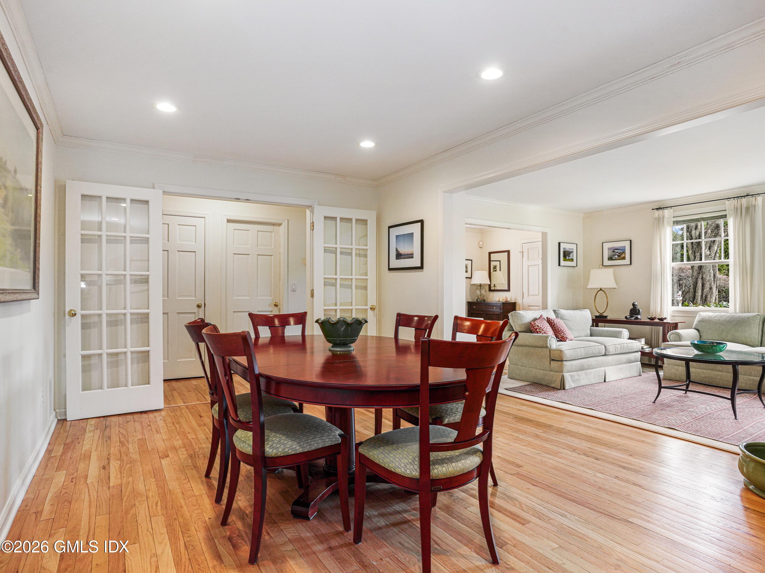 32 Winthrop Drive Riverside, CT 06878 - Photo 6 of 31 26